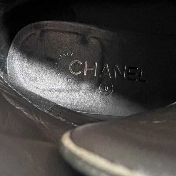 Chanel 2022 CC Chain Quilted Cap Toe Logo Combat Boots in Gray & Black - Picture 14 of 15